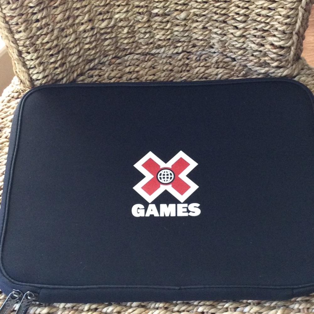 X games computer sleeve storage carrier